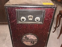 Lot 232 - philips radio meubel