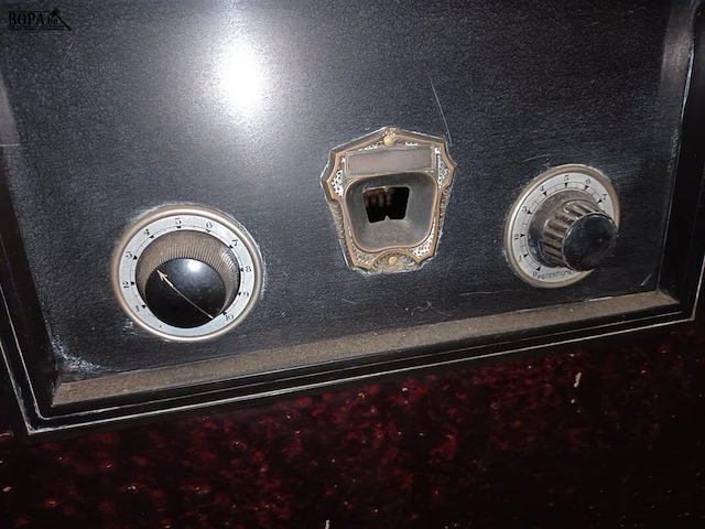 Lot 232 - philips radio meubel - afbeelding 4 van  6