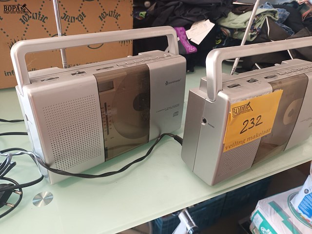 Lot 232 - radio/cd speler soundmaster. 2 stuks - afbeelding 3 van  3