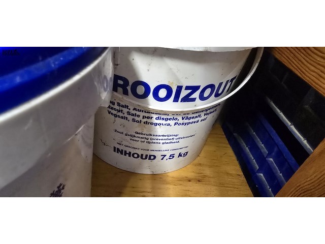 Lot 232 - strooizout 2 potten van 7,5 kg - afbeelding 2 van  2