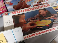 Lot 233 - gezelschapsspellen, 4 stuks en doos knikkers - afbeelding 3 van  3