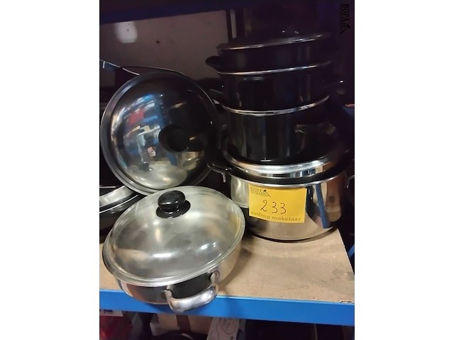 Lot 233 - lot kookpotten 6 stuks diverse maten - afbeelding 1 van  1