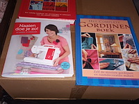 Lot 233 - naaigerei - afbeelding 2 van  4