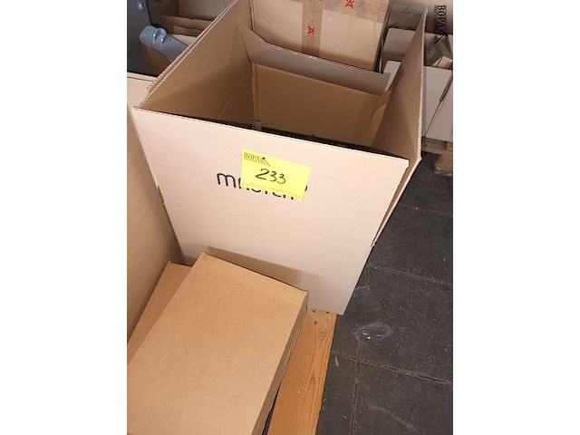 Lot 233 - onderdelen van meubels - afbeelding 2 van  10