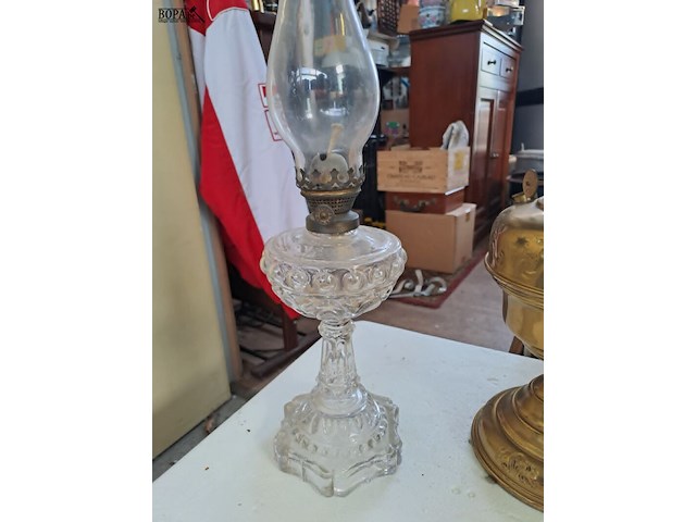 Lot 233 - oude petroleumlampen belgische makelij - afbeelding 2 van  3