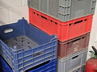 Lot 233 - stapelbakken in kunststof ong 10 stuks - afbeelding 1 van  3
