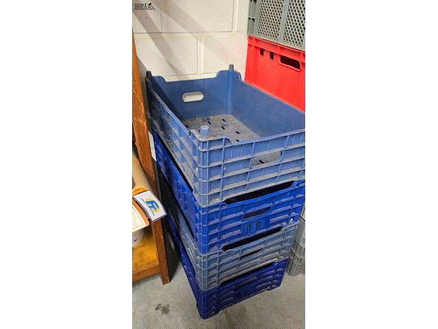 Lot 233 - stapelbakken in kunststof ong 10 stuks - afbeelding 2 van  3