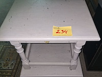 Lot 234 - bijzettafeltje. 2 stuks - afbeelding 1 van  1