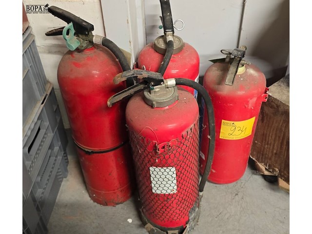 Lot 234 - brandblusapparaten 4 stuks - afbeelding 1 van  3
