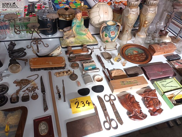 Lot 234 - brocante. 75 stuks - afbeelding 8 van  8