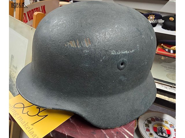 Lot 234 - duitse leger helm - afbeelding 1 van  4