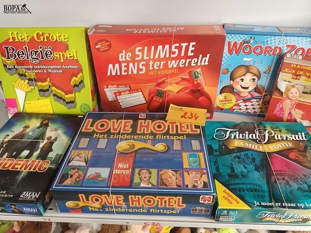 Lot 234 - gezelschapsspellen - 7 stuks - afbeelding 1 van  4