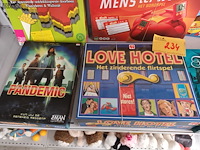 Lot 234 - gezelschapsspellen - 7 stuks - afbeelding 4 van  4