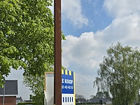 Lot 234 - lichtreclame frietzak - afbeelding 1 van  3