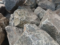 Lot 234 - metalen kooi met kasseien. 2 stuks - afbeelding 3 van  3