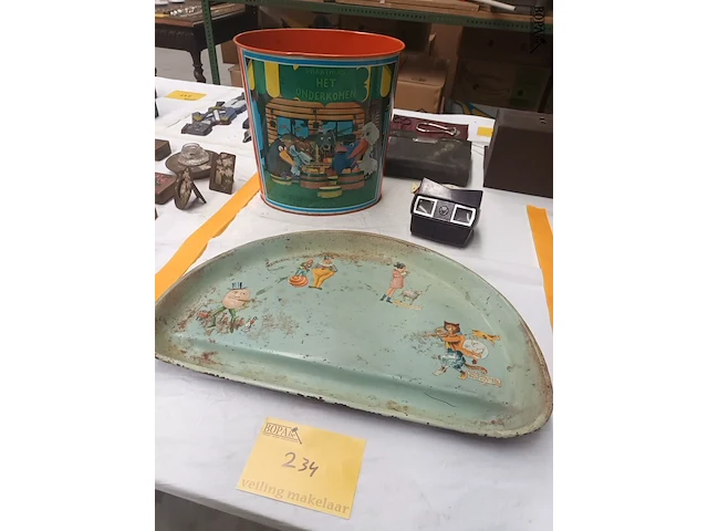 Lot 234 - vintage speelgoed. 3 stuks - afbeelding 3 van  7