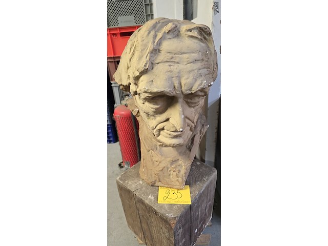 Lot 235 - borstbeeld in gips - afbeelding 1 van  3