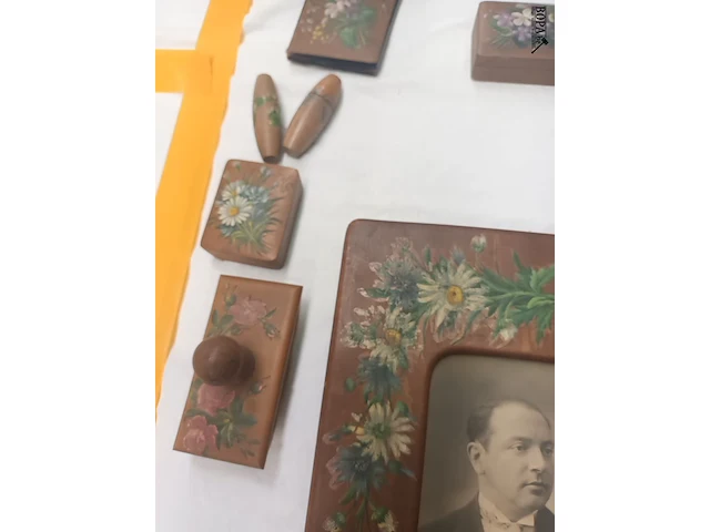Lot 235 - jolité de spa. 16 stuks - afbeelding 4 van  8