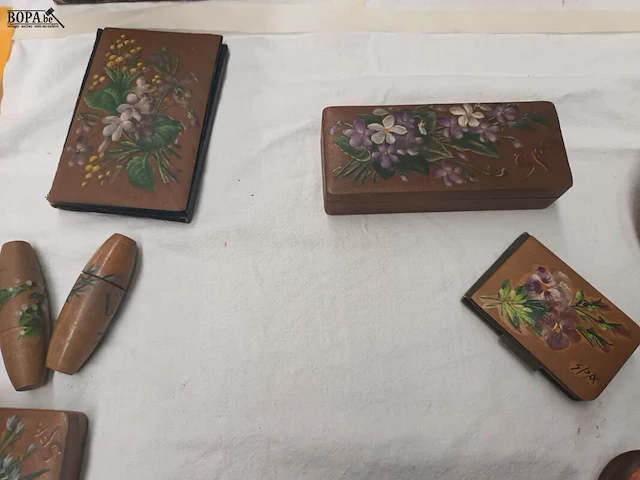 Lot 235 - jolité de spa. 16 stuks - afbeelding 5 van  8