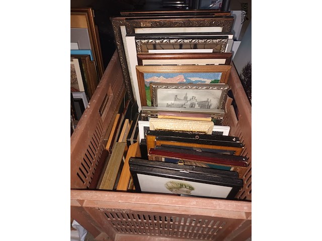 Lot 235 - kaders. 56 stuks - afbeelding 4 van  5