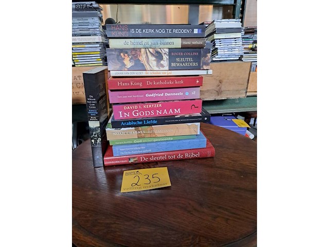 Lot 235 - lot boeken religie - afbeelding 1 van  1