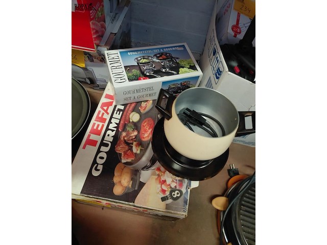 Lot 235 - lot keukentoestellen: 3* gourmet, 1* fondu - diverse modelle - afbeelding 2 van  2