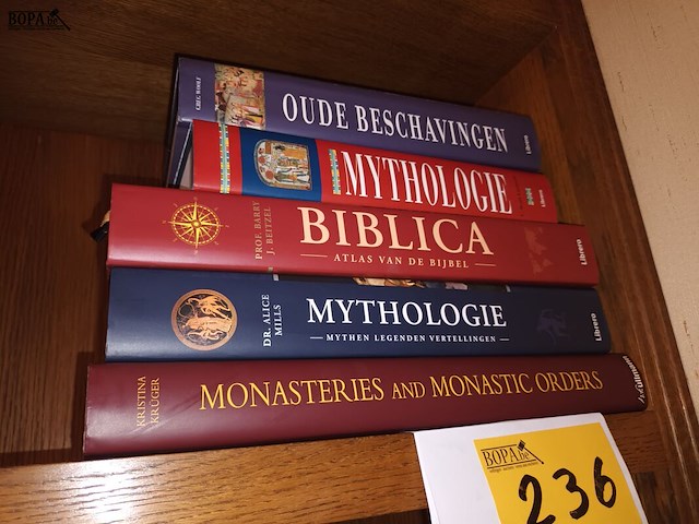 Lot 236 - boeken mythologie en religie. 5 stuks - afbeelding 1 van  3