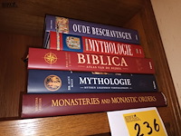 Lot 236 - boeken mythologie en religie. 5 stuks - afbeelding 1 van  3