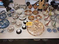 Lot 236 - chinese decoratie en servies. 70 stuks - afbeelding 1 van  6