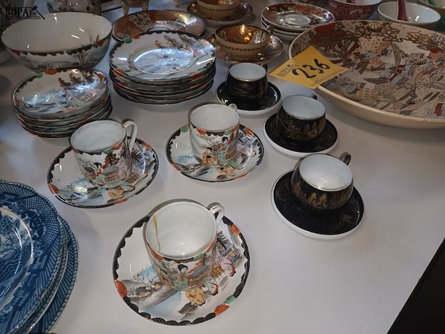 Lot 236 - chinese decoratie en servies. 70 stuks - afbeelding 3 van  6