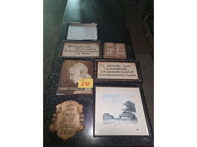 Lot 236 - decoratie. 7 stuks - afbeelding 1 van  1