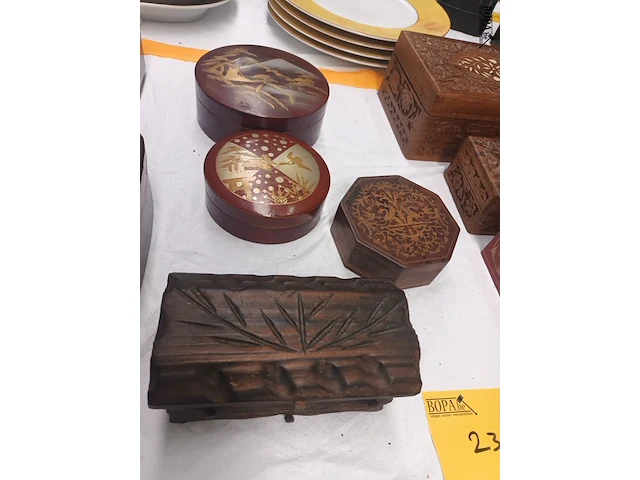 Lot 236 - kistjes. 9 stuks - afbeelding 4 van  5