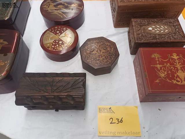 Lot 236 - kistjes. 9 stuks - afbeelding 5 van  5