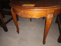Lot 236 - ronde salontafel - afbeelding 2 van  3