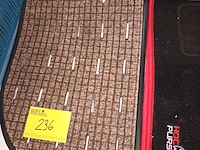 Lot 236 - tuinschermen en matten. 7 stuks - afbeelding 5 van  6