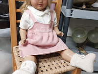 Lot 236 - vintage pop op houten stoeltje - afbeelding 1 van  1