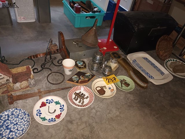 Lot 237 - brocante. 26 stuks - afbeelding 1 van  4