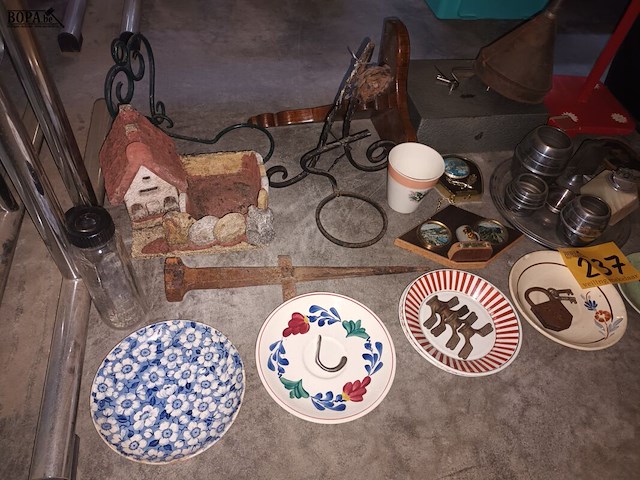 Lot 237 - brocante. 26 stuks - afbeelding 2 van  4