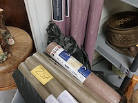 Lot 237 - divere rollen behangpapier - afbeelding 1 van  1