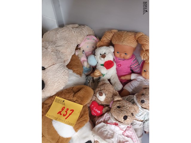 Lot 237 - knuffels - afbeelding 3 van  4