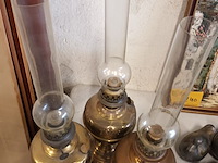Lot 237 - koperen olielampen. 3 stuks - afbeelding 5 van  5