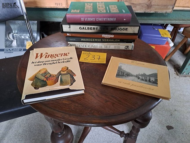 Lot 237 - lot boeken gemeenten: tielt - wingene - waregem - koksijde - - afbeelding 1 van  1