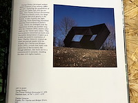 Lot 238 - a landscape for mordern sculpture - afbeelding 2 van  4