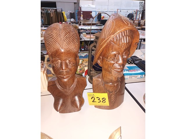 Lot 238 - afrikaanse beelden. 2 stuks - afbeelding 1 van  4
