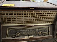 Lot 238 - antieke radio sbr - afbeelding 1 van  3