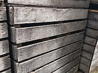 Lot 238 - houten kist met houtrestanten. 6 stuks - afbeelding 2 van  3