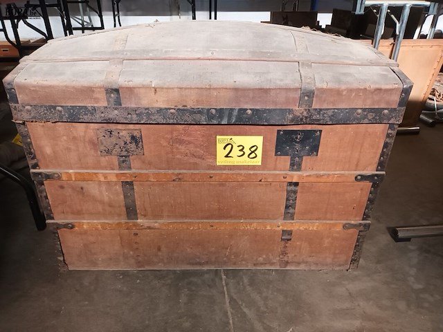 Lot 238 - houten koffer - afbeelding 2 van  4