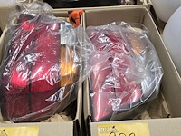 Lot 239 - achterlichten bmw links en rechts - afbeelding 1 van  3