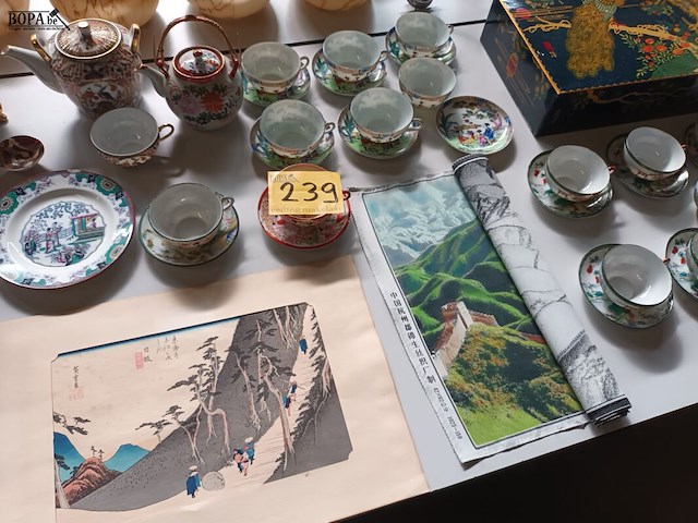 Lot 239 - chinese decoratie en servies. 50 stuks - afbeelding 1 van  7