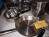 Lot 239 - kookpotten en pannen. 16 stuks - afbeelding 2 van  5